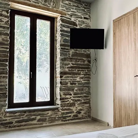 Stone House In Case de vacanță